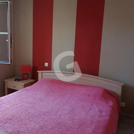 Holiday home Maison T3 Avec Jardin, Proche Et Commerces, - Fr-1-357-59