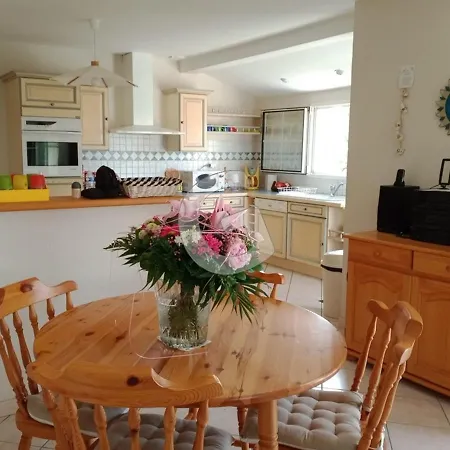Maison T3 Avec Jardin, Proche Et Commerces, - Fr-1-357-59 Holiday home *