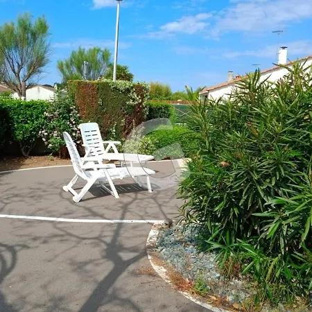 Maison T3 Avec Jardin, Proche Et Commerces, - Fr-1-357-59 *